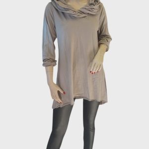 Szürkésbarna kámzsás felső